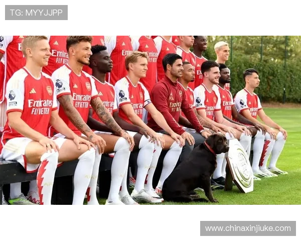 内维尔赞凯塞多为英超最佳中场卡拉格力挺赖斯更具全能与控球优势