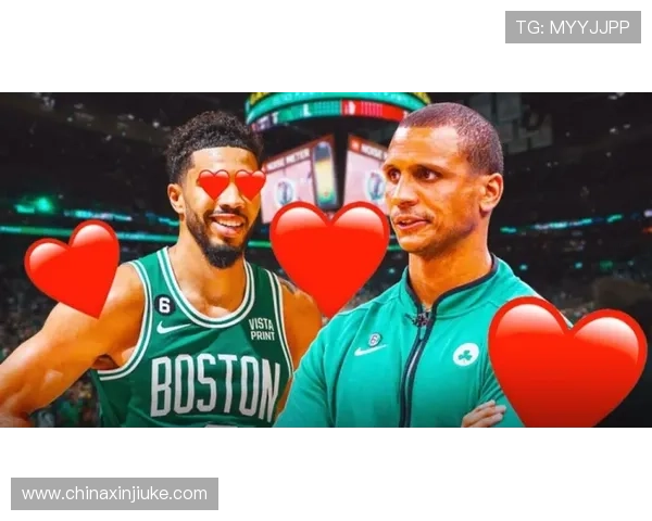 科塔赞塔图姆在场上如教练般引领队伍积极发声助力团队前行