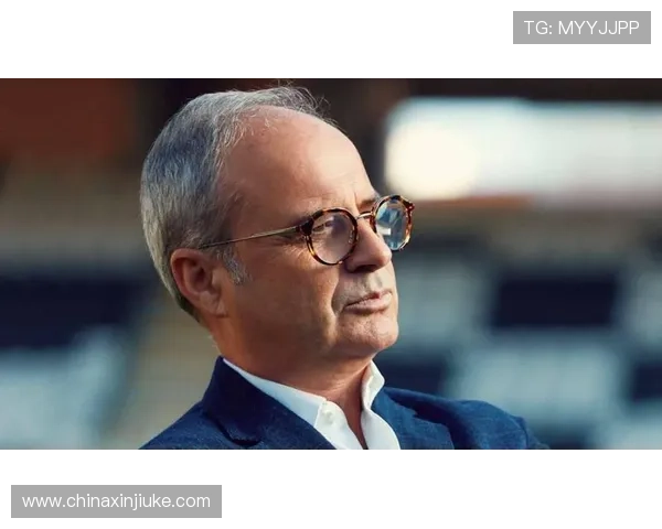 坎波斯荣获最佳足球管理者奖坚定信心带领巴黎迈向新征程